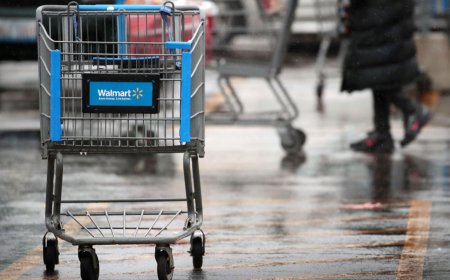 Walmart is selling a 'super soft' $80 heated blanket for only $30 that shoppers say keeps them 'warm and toasty'