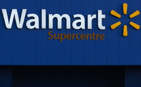 Walmart is selling a 'silky' $130 down-alternative comforter set for only $25, and shoppers call it 'soft and warm'